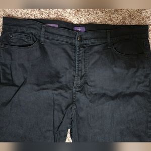 NYDJ black ankle cropped size 16